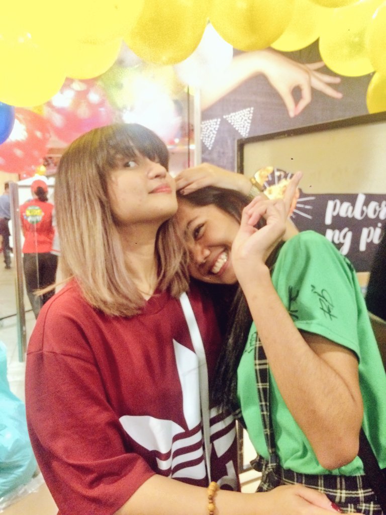 prekyus's tweet photo. SURPRISE GT 2019* SO LUCKY NA MAKITA KO SILA IN ONE EVENT THEN ANG SAYA PA SA FEELING NA ISA KA SA MGA NAGPREPARE💙 @barkadahangout (@phamswing @rozelannb  @xiopao02 @luigipacho ) IS IN THE HAUSSSS M4M S3R✨ https://t.co/7ZssL6G5Po