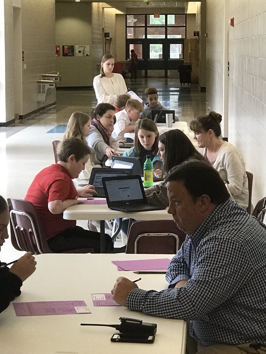 OGHS administrators and counselors meeting with students to prepare for 2019-20. #OG4LiFe #Ready4Tomorrow <a href="/JEFCOED/">Jefferson County Schools</a>