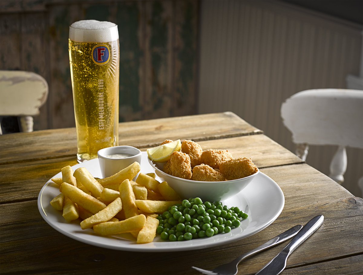 EaglesCornerPub's tweet photo. Which of these two would you prefer for a Monday treat? 

Both available now at the Eagles Corner. #nottingham #monday #MondayMotivation #treatyourself https://t.co/y0Nu8J670u