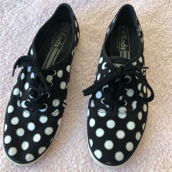 rockethulsey's tweet photo. So good I had to share! Check out all the items I'm loving on @Poshmarkapp #poshmark #fashion #style #shopmycloset #keds #nicolemiller #pellemoda: https://t.co/FZgJYWs2Y0 https://t.co/9qJBypsszV