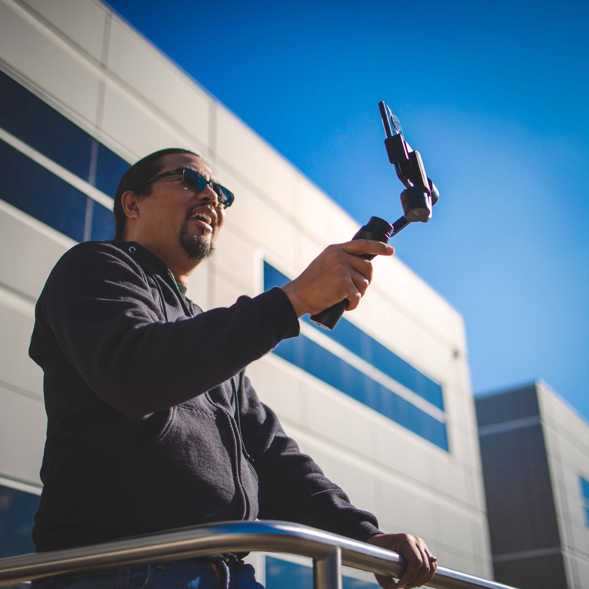 marSoarOfficial's tweet image. Conduct your business meetings with the selfie mode on Glide!

#phonegimbal #iphonex #SmartPhoneStabilizer #GoProGimbal #photography #travel #gimbal #newtoy #MobileFilmmaking #zhiyuncrane #zhiyuntech #zhiyun #zhiyungimbal #3axisgimbal #3axis #zhiyunsmooth4 #marsoar #glidegimbal