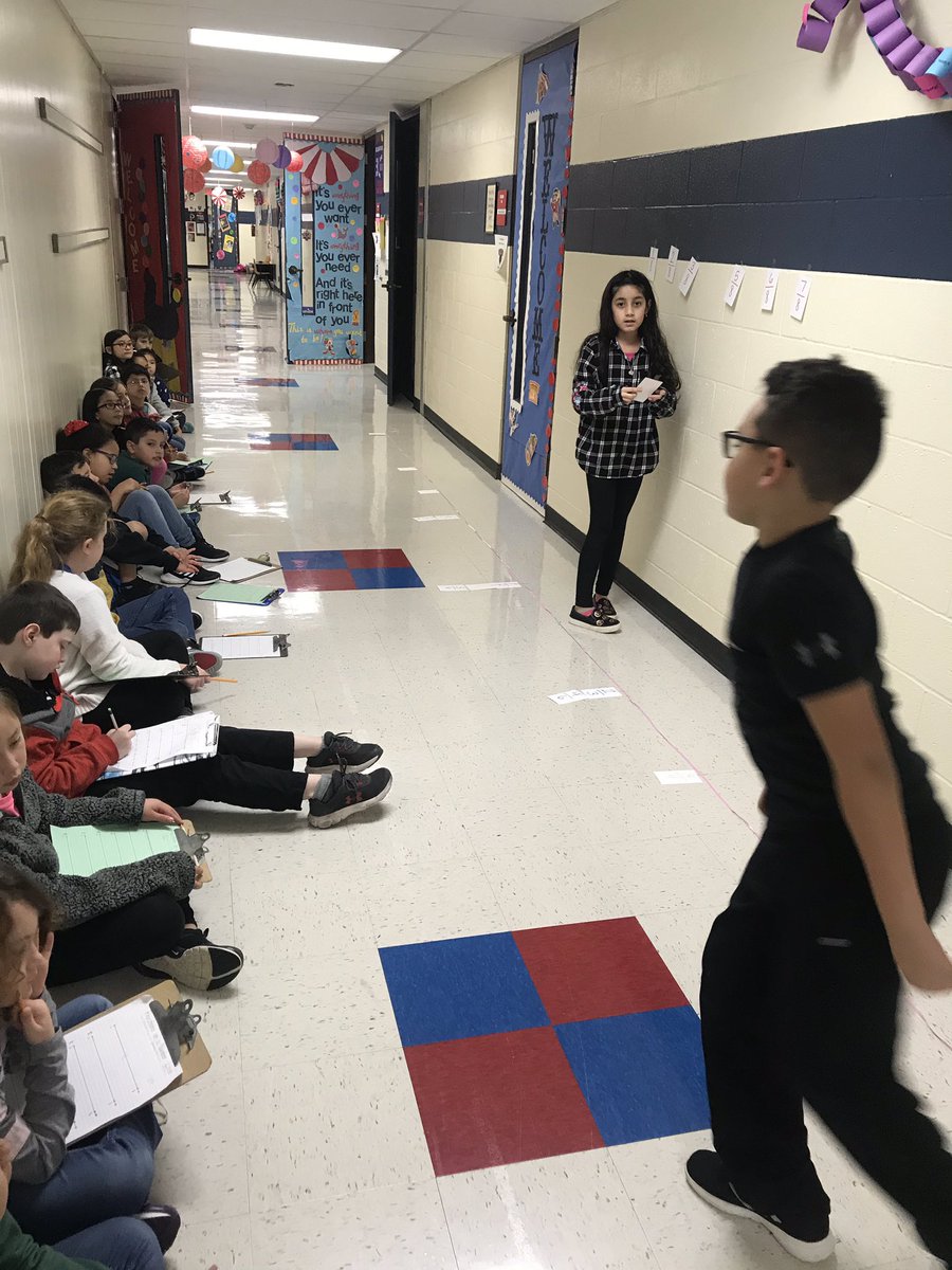 RosieSumpon1's tweet photo. Showing fractions on a number line @HewittElem @c_losak https://t.co/a9EQps1zWB