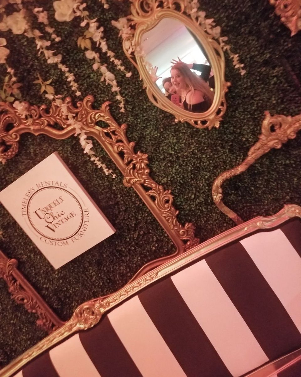 DodgingBorders's tweet photo. Had so much fun at @StyleWeekNE #Providence last week with @UniquelyChicRI and @NicoleGesmondi! What's better than a night out with so much #creative #talent! #WomeninBusiness #swnefeb2019 https://t.co/NG0dN3pxPj