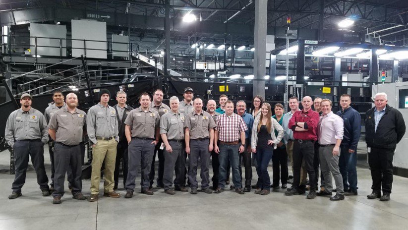 Congrats to the Desert Mountain PE TEAM for winning the Chief Engineer award for the second straight year. This award identifies the Best of  the Best on the Balanced Score Card for conveyor reliability, cost, safety and compliance. @DesertMTUPSers <a href="/kennethcherry26/">Kenneth</a>