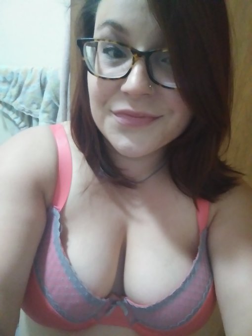 😉 https://t.co/ORDHOknALZ<a href="/tag/happyhumpday"class="tags"><span>#happyhumpday</span></a><a href="/tag/cuteselfies"class="tags"><span>#cuteselfies</span></a>