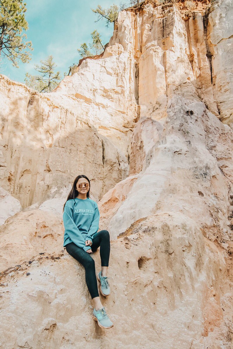 Switching from weekend adventures to Monday’s work. We hope everyone has a great week &amp; dont forget why you’re working so hard, studying, and putting in so much effort. YOU got this✨