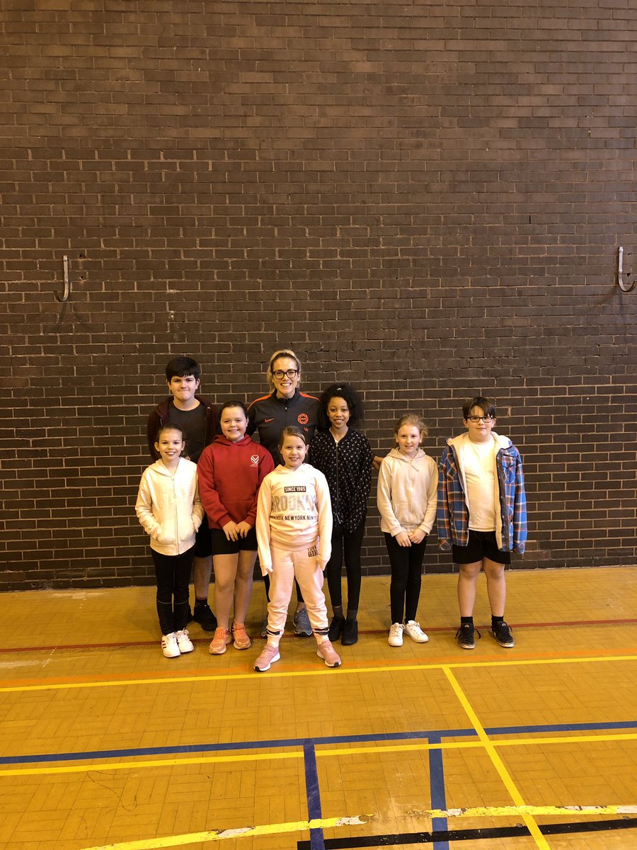 DDennettDRET's tweet photo. Hull Schools @AinthorpeSchool @EndikePrimary & @WoldAcademy with @Npanagarry from today’s #DRETNetballMasterclass session. @DRETsport https://t.co/Jw0O0Nlyb9