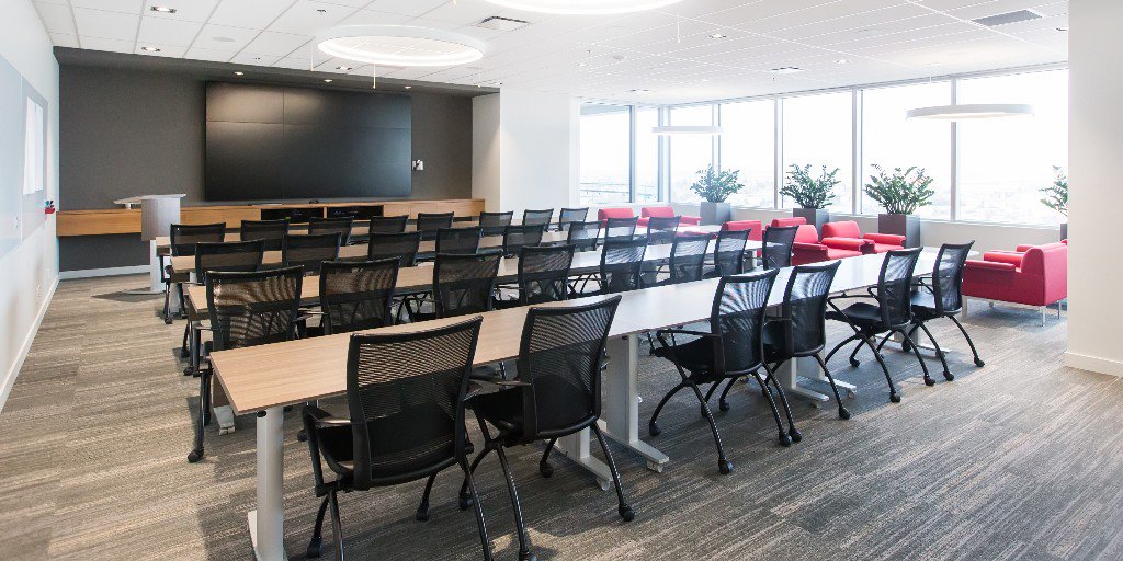 This is the McKenzie room in our conference centre. Seats 34, 1000 SF of space, and a great A/V set up for any kind of presentation. Head over to epcortower.ca/amenities/meet… for more information about our conference centre and to book a room. #yegdt #yegmeetingspace