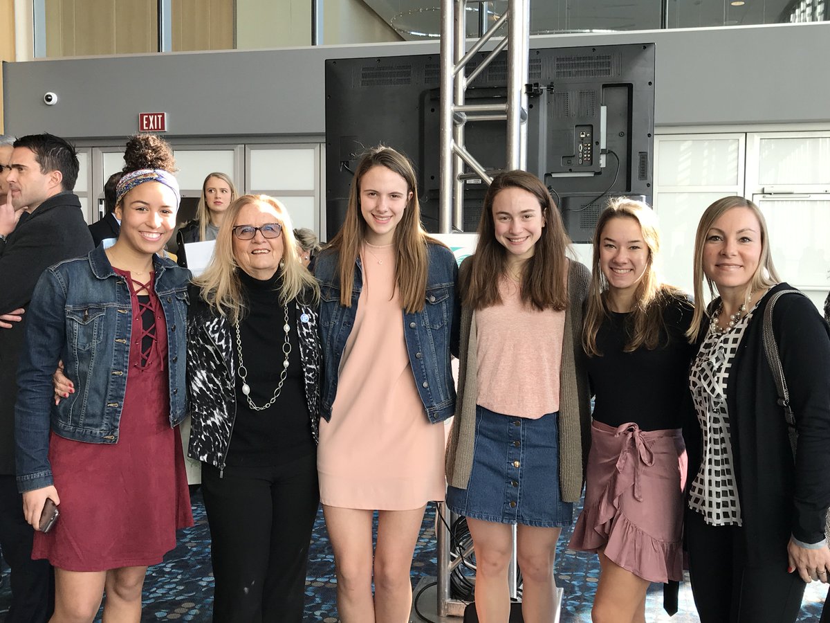 theSMSD's tweet photo. Bernadette Wagner, Shawnee Mission gymnastic coach, was honored at the 2019 WIN for KC Women’s Sports Award Celebration with the UMB Lifetime Sportswoman award. Read more: https://t.co/KAFfrF03tr @SMSouthTDain @SMEOffice @WINforKC https://t.co/lYIFkdvgeR