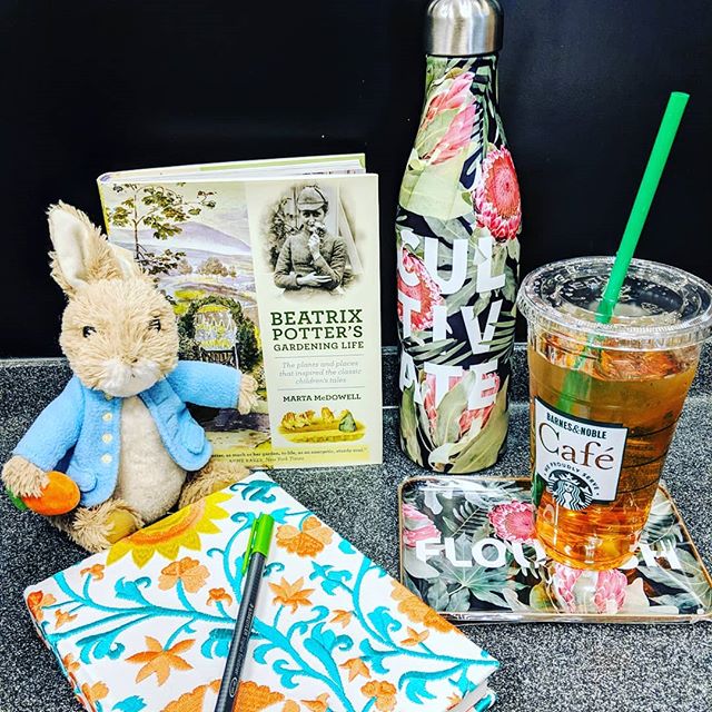 Need more #Spring in your life? Fill your day with our new #refreshing #iced #WhiteTea. #Dream of #gardening with #BeatrixPotter, #PeterRabbit, and #floralvibes.
.
.
.
#springbreak #springiscoming #cottontail #floral #BNTheKnow #bnbuzz #yeahTHATbn #bnmagic #828isgreat