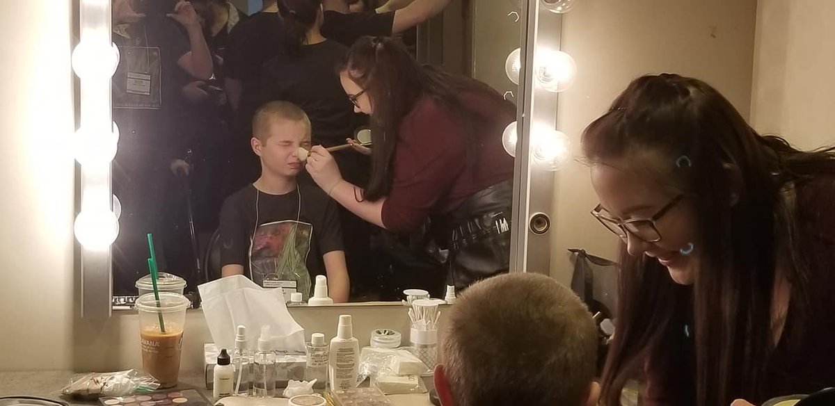 ClubMayday's tweet image. Pre-show hair and make-up yesterday #Variety #ShowOfHearts #MaydayClubYouthChoir