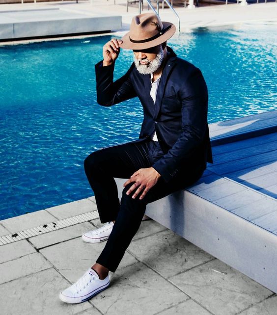 A Gent | #StyleEtiquette featuring @IrvinRandle
#thefashioncollectiveinc #TFCinc #simplydapper #gq #streetstyle #gqstyle #mensstyle #bespoke #beardgang