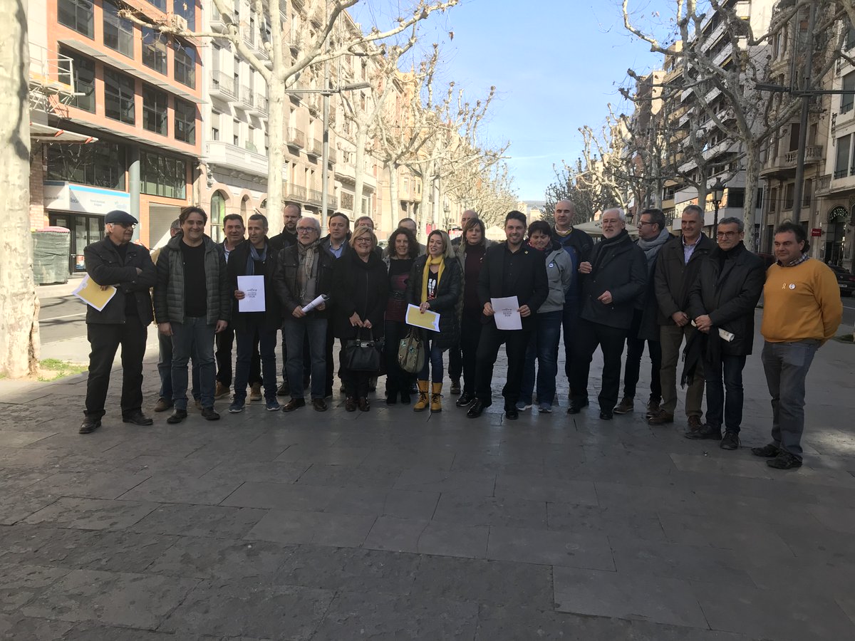ajuntamentssp's tweet photo. 🗣️@Eliaek, alcaldessa de Camarasa: 'Més de 40 alcaldes i alcaldesses de ja s'han adherit, avui, al moviment #AjuntamentsSensePor per lluitar contra la repressió de l’estat espanyol vers els càrrecs electes i els ens municipals'

#NoTincPor #NoTenimPor https://t.co/YwTIUcUIB8