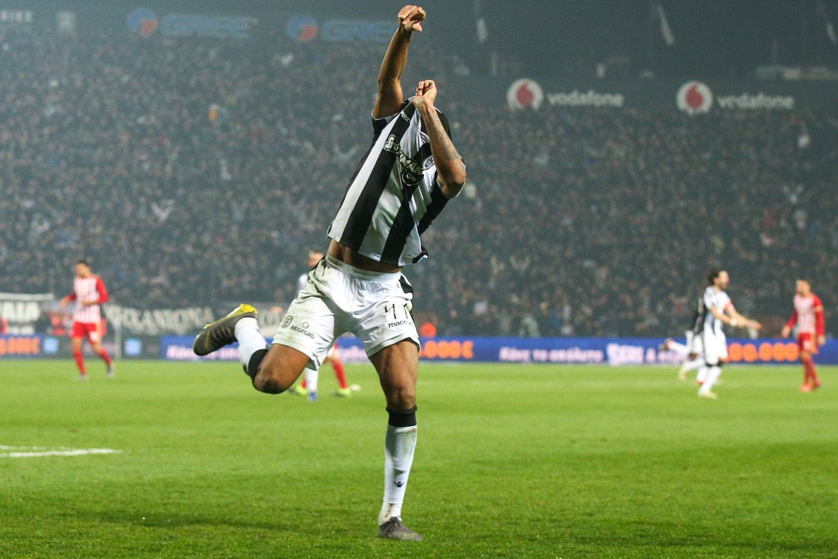 Hey <a href="/cakpom/">Chuba Akpom</a> bruv. Classy finish, wonderfull goal but another celebration malfunction 😂. Wanna see all of them in a video? #failebretions #AK47