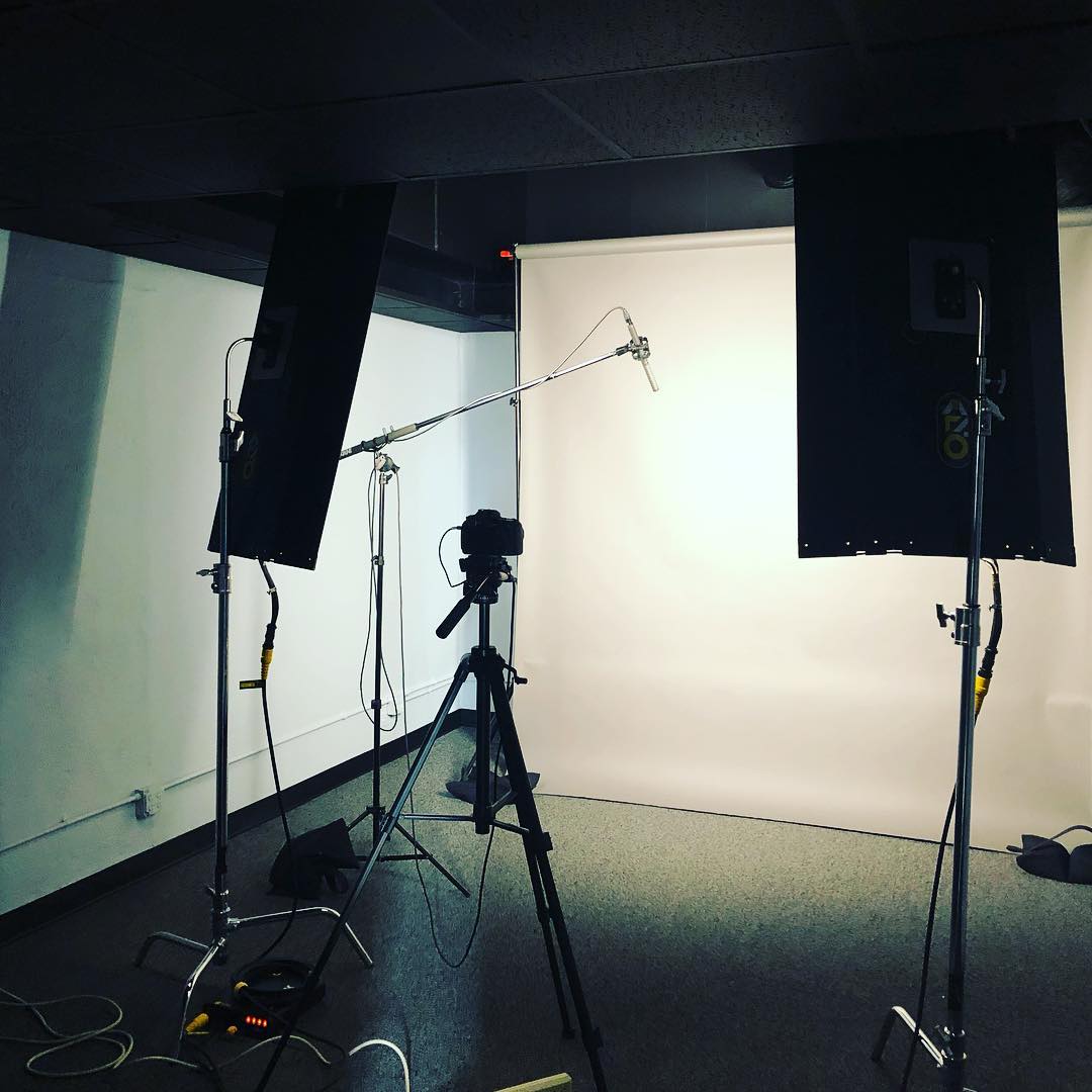ACETapesLA's tweet photo. Need to #selftape ? We can help ya! Located in #Burbank - $1 per min - quick turnaround - friendly &amp; comfortable. We want to make you look great! 
To Book -->  https://t.co/9kPGW7MLV3  #actorslife #LosAngeles #setlife #pilotseaon https://t.co/s3CYJp4qwh