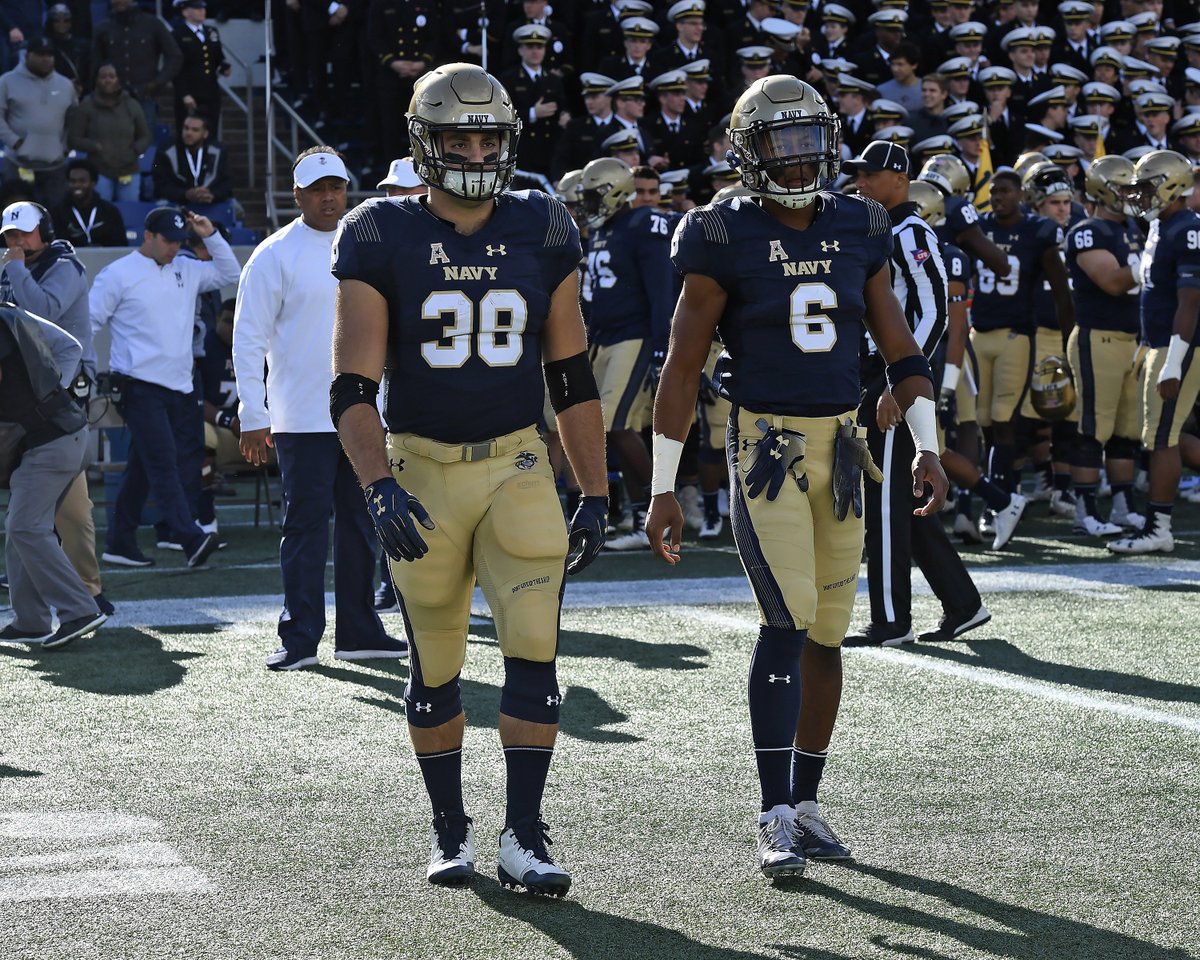 NavyFB's tweet image. Walking into the week ready to #ChooseTheRight!