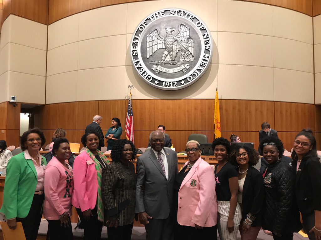 TauPhiAKA's tweet photo. The Tau Phi Chapter of Alpha Kappa Alpha Sororitiy, Inc. Celebrating "AKA Day at the Capitol"💖💚 Along with Congressman James Clyburn, (D) SC, the KeyNote Speaker ✨ #TauPhiAKA #February8th #AKADayAtTheCapitol #NMAKAs #AKA1908 #SensationalSouthCentral #Excellence https://t.co/iEA2BV3ziN