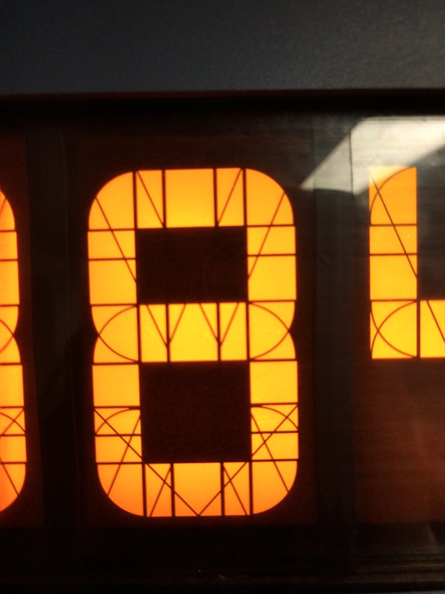 NJT segmented display sample number "8"