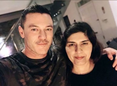 CollagenShots's tweet image. Thank you @Nuzshugaa for sharing our products with the lovely Luke Evans this weekend!