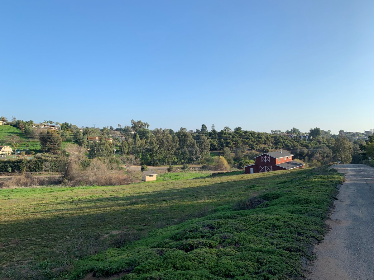 TheLandExperts's tweet image. After an informative session on #coffee production in #SanDiego, we went out to Fallbrook looking for land to plant with one of our clients! Thank you @frinjcoffee for the knowledge and @SDFarmBureau for hosting the event.