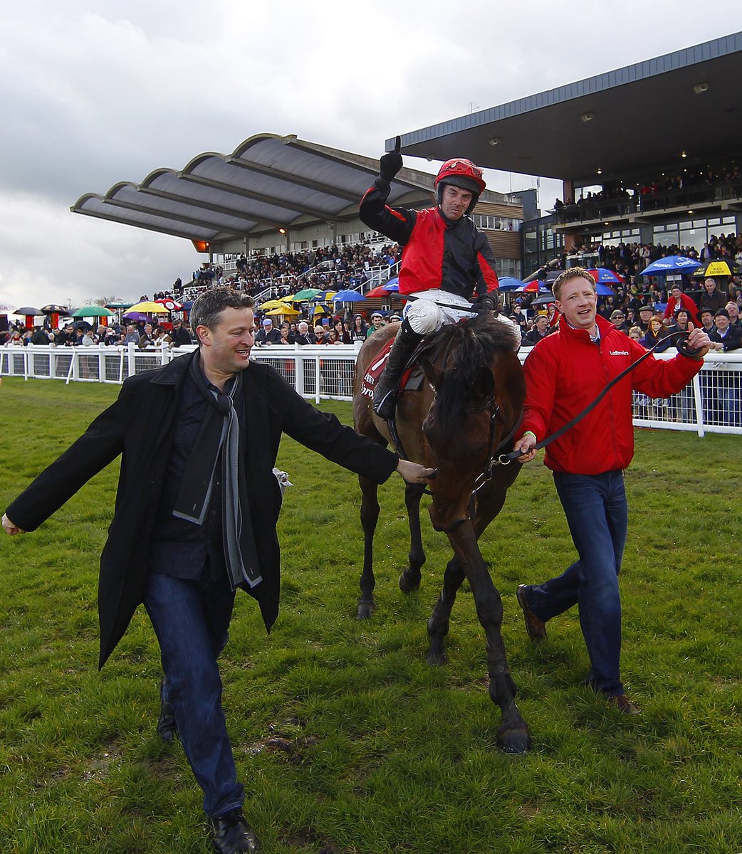 NavanRacecourse's tweet image. 6️⃣ more sleeps until @Ladbrokes Boyne Hurdle Day this Sunday. The @Ladbrokes Gr2 Ten Up Novice Chase is one of the features on the card. Líon Na Bearnaí won the Ten Up in 2012 &amp;amp; then went on to win the Irish Grand National on his next run. #NavanForm #TenUpNoviceChase