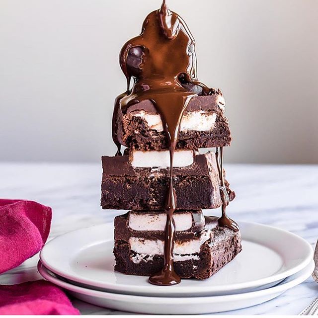 MomLovesBaking's tweet photo. Who else loves all things chocolate peppermint? 🍫 Me too! Check out this awesome small batch dessert from my friend Christina over at @dessertfortwo where you’ll find her recipe link. #yum 💚💚💚
#chocolatepeppermint #valentinetreat #smallbatchrecipe #d… https://t.co/7YJOmWpKRS https://t.co/ojB4lJyuxI