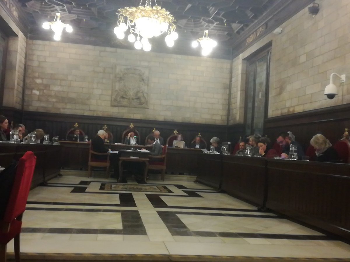 xisnis's tweet photo. L'Aj.Girona diu que han atès 43 famílies al 2018 per pobresa energètica, suposant una despesa de 18.000 euros aproximadament. 
#pleGirona https://t.co/CcM68H0ylH