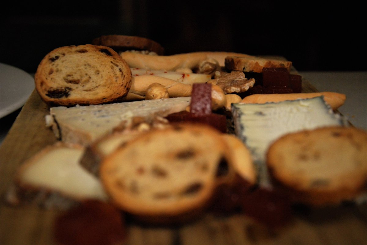 bardelpla's tweet image. Amb #Codonyat i #Torrades  🧀 La nostra #TaulaDeFormatges 

Més dels nostres #Platillos a bit.ly/FoodLoversBarD…