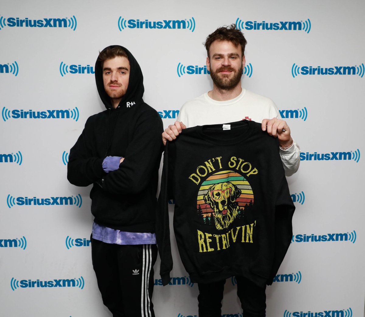 SiriusXMHits1's tweet image. 😍 @5SOS + @TheChainsmokers are coming by on Thursday to celebrate #WhoDoYouLove + #ValentinesDay! We may surprise some of our followers with a video valentine from all the guys! Tweet us why you'd deserve one with #Hits1WhoDoYouLove! MUST be following our Twitter + Insta! 😍