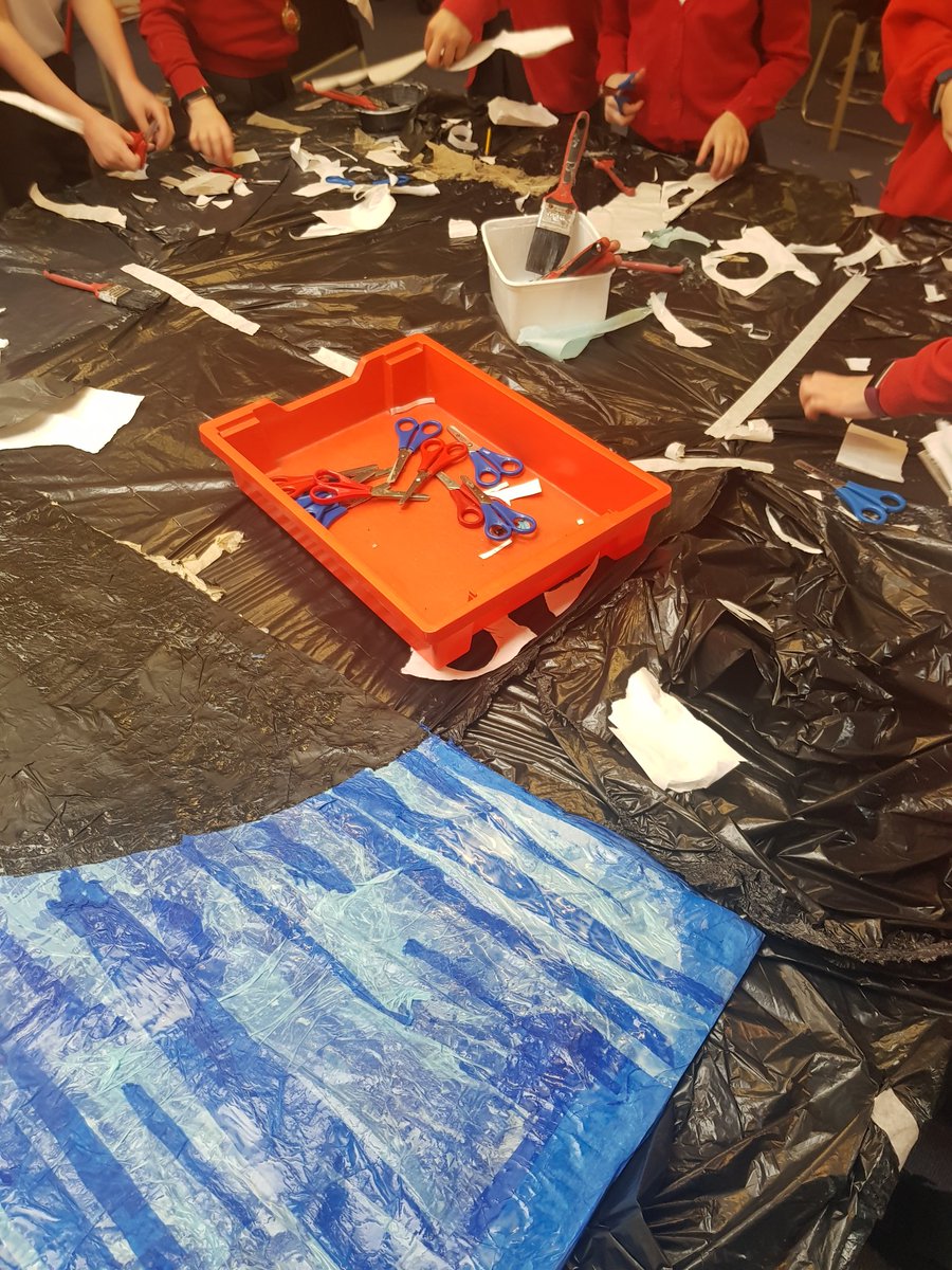 HilltopJun's tweet image. Art in the making! Can&apos;t wait to see the final product. 
#giantart
#manyhandslightwork