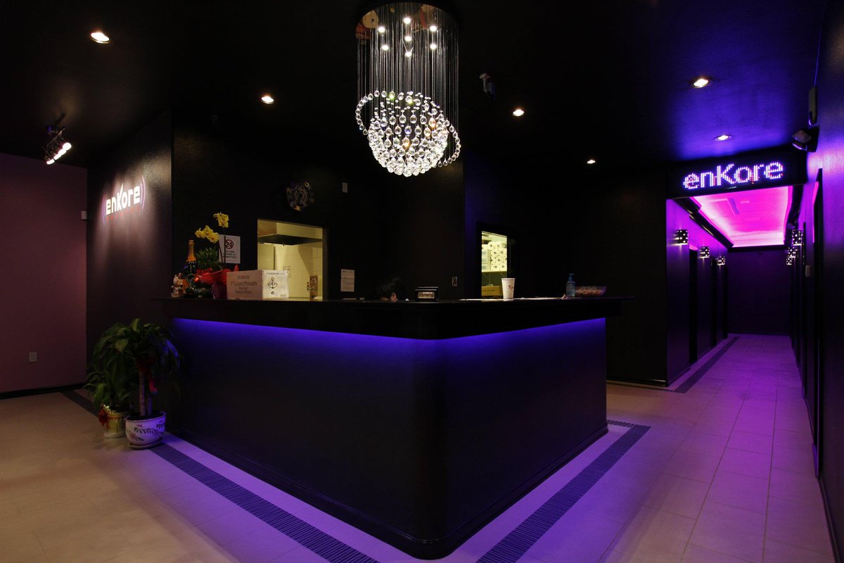 Looking for a new date night spot? 🎤🎵 Sing the night away at EnKore Karaoke (@enkorekaraoke) with your dearly beloved! Check them out at: bit.ly/2tfXHOn #DateSpots #DateNight #Woodinville