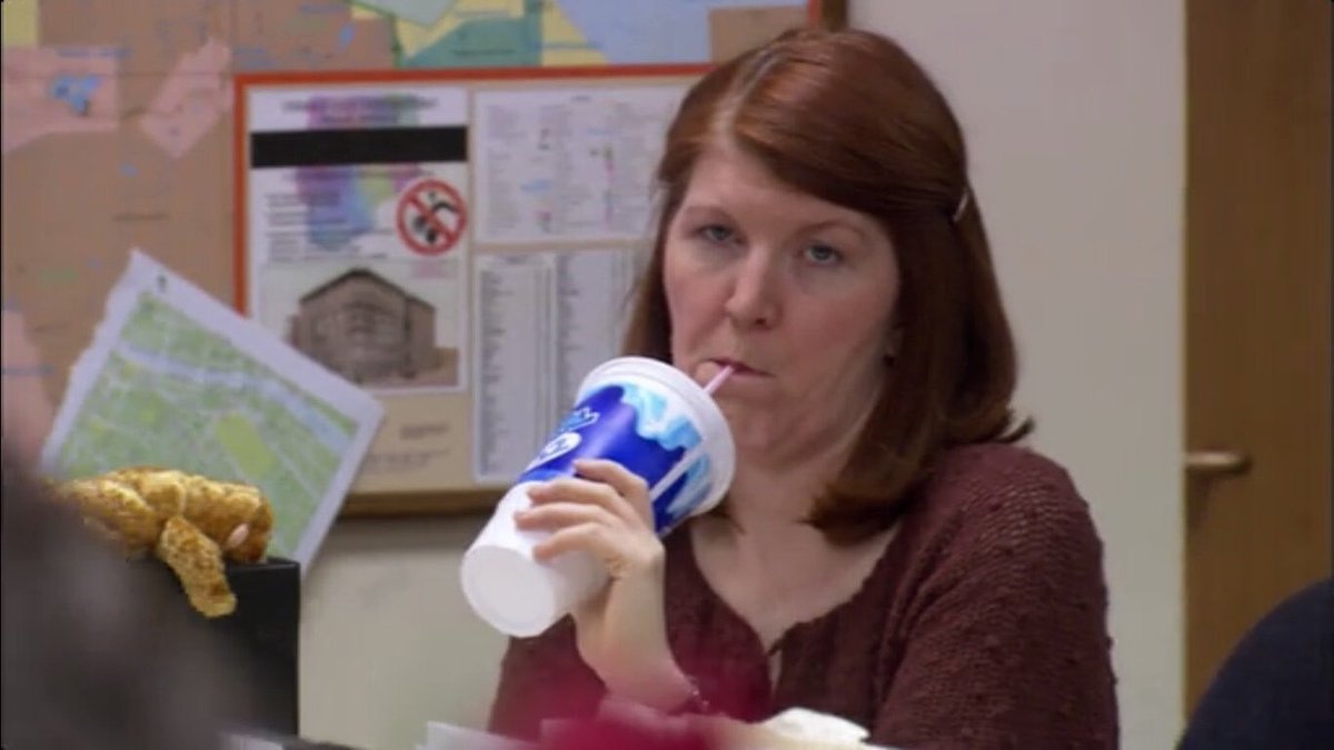 KateFlannery's tweet photo. Valentines mood??  #biggulpfullofbooze https://t.co/mPjxYLa4Yn