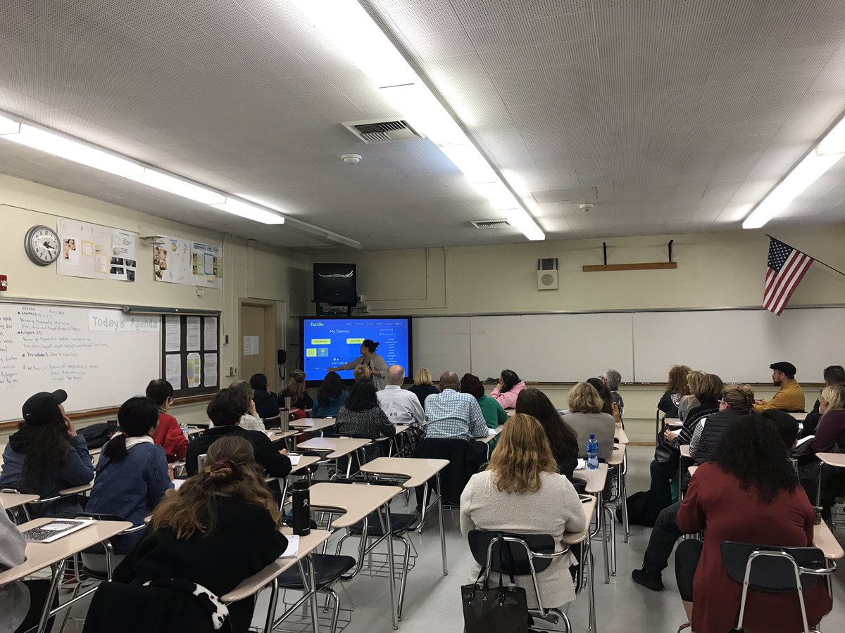 FranEC_LA's tweet photo. Teachers at Grover Cleveland HS sharing their skills on the #ActivPanel #ActivInspire #playfactile @LearnPromethean https://t.co/jL1IXM9kvy