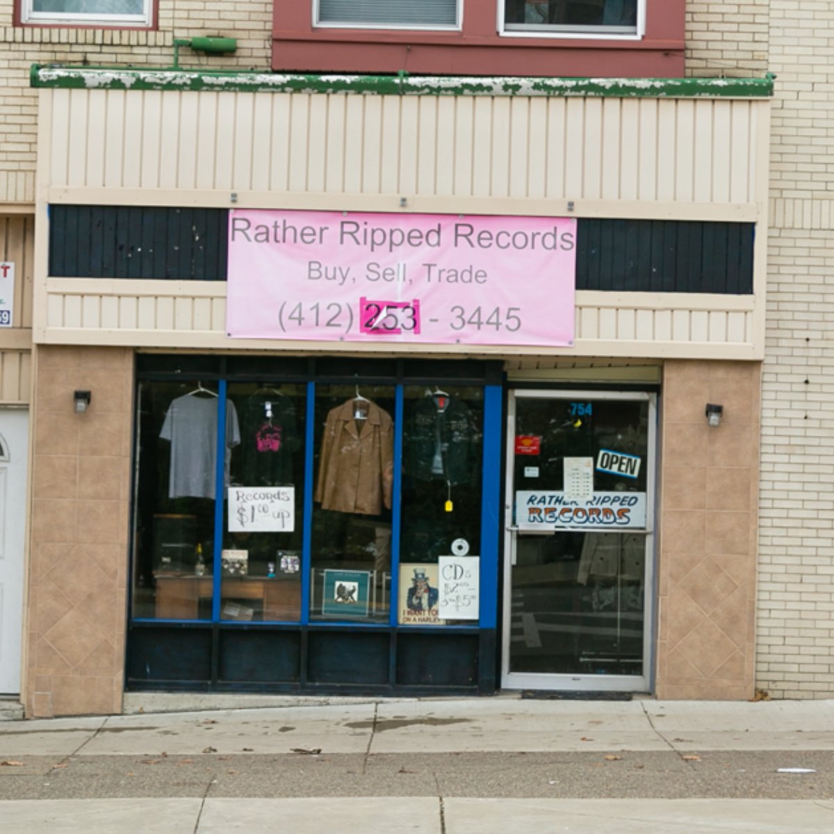 RatherRippedRec's tweet image. Your perfect Valentine's Day date is right through these doors.