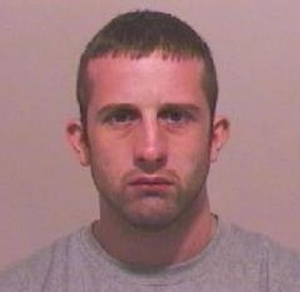 StayingPutUK's tweet photo. If you can bear it, listen to this chilling 999 call - made by a #domesticviolence victim moments after her savage ex left her with multiple bone fractures in a shocking attack. Steven Burton has been jailed for 10 years. #stillnotlongenough https://t.co/Z0lGqLgSZr https://t.co/9oFSpt4zKf
