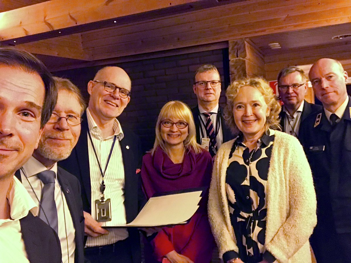 simonikkari's tweet photo. Signing of new multisectoral collaboration in Biotheat Preparedness #BUOS according to @WHO #JEEFinland 2017 and the OneHealth approach, including Animal Health Security https://t.co/rWz2PC67xc