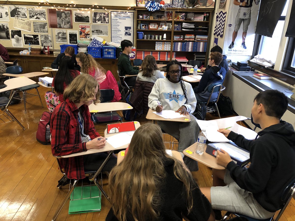 lauriemac23's tweet photo. Great APUSH discussion today...immigration, past and present🤔 #WeFlyTogether #westudytogether https://t.co/uit2MGP1gW