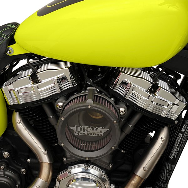 DragSpecialties's tweet photo. #BikeBuilderSeries: Detail-driven style from Ken's Factory. Their Vanquish Rocker Box Covers and Cam Cover add that special detail to the top and bottom of the Softail's engine #DragSpecialties #TraskPerformance #KensFactory https://t.co/6T8OgaVIkI https://t.co/Rwd18Qwynx