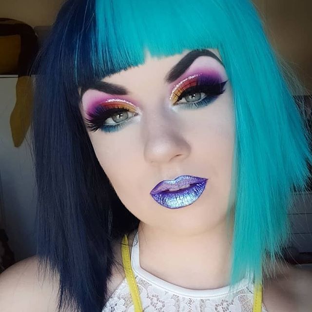 lushwigs's tweet photo. LOVED this look from @punkravecutie wearing our split style Future Pop 🖤 this #makeup is everything!
Get the look, click through to shop... •
#lushwigs #lushhair #brightwig #brighthair #splitcolourwig #splitwig #mua #undiscoveredmuas #model #wigaddict #wigs #wig #lushwigsfu… https://t.co/I4L0GFeUyI