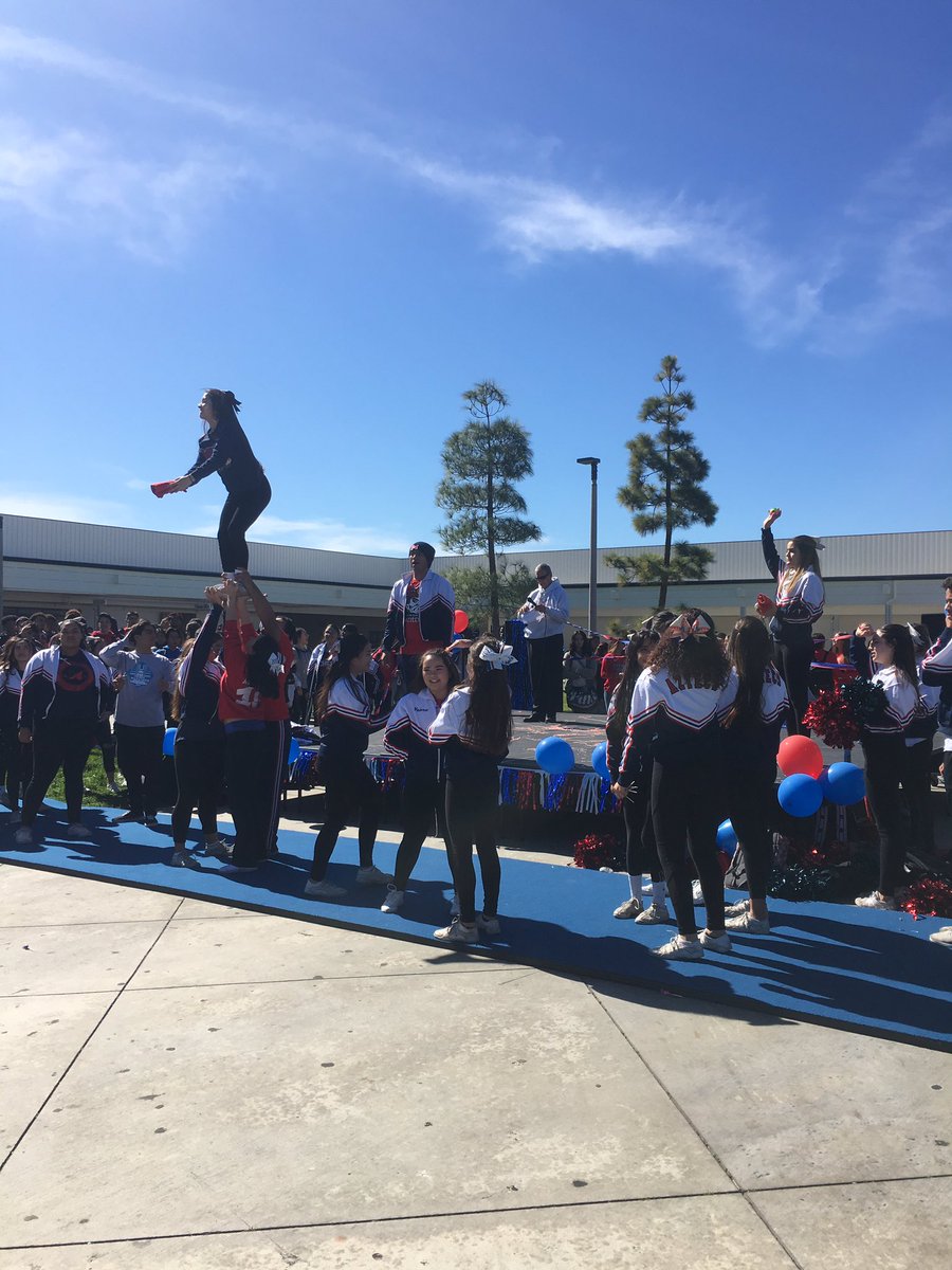 wearemoh's tweet photo. Lunchtime pep rally for winter sports! Best of luck in the post season! 🎉 https://t.co/6Zm0sgKhzF