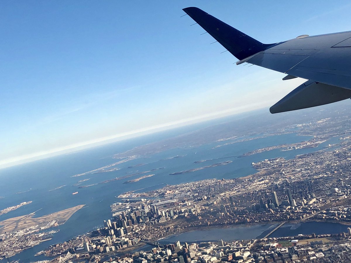 Emjay1028's tweet photo. See ya real soon, #Boston! 👋🏻 #ViewFromEveningCommute #DeltaShuttle #LGABound #Travel https://t.co/7DgpSVWnWB