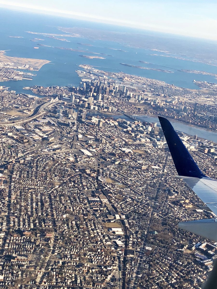 Emjay1028's tweet photo. See ya real soon, #Boston! 👋🏻 #ViewFromEveningCommute #DeltaShuttle #LGABound #Travel https://t.co/7DgpSVWnWB