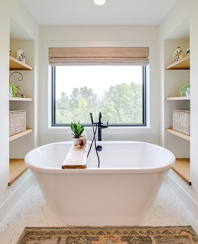 Bathtub dreams 🛁✨
•
•
•⠀
#jfuerstphoto #mondaymotivation #mansionmonday #realestate #realty #bathroomgoals #mn #mnrealestate #dreamhome #homesweethome #staging #interiordesign #realestatephotography #mnphotographers bit.ly/2tgCsfd