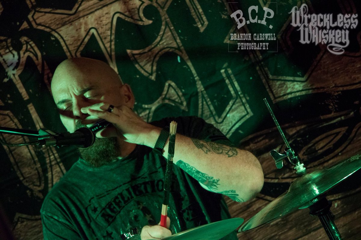getwreckless16's tweet photo. Thank you to everyone who came out to our Unplugged, Acoustic show at Feeling Lucky Lounge in Decatur, IL Saturday Night! We had a great time! #GetWreckless 🎶👌🥃
📸: @BCPhotos1 https://t.co/DJescruTng