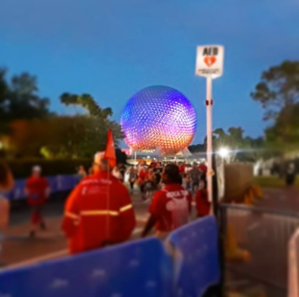 MelissaHBurg's tweet photo. 54 more days and this will be my view on the final stretch of the @runDisney Star Wars Rivals Half Marathon and my first Half... ever! Can’t believe I’m under 60 days to go! #RestDay #FreyInTraining #StarWarsHalf #LightSide #SpaceshipEarth https://t.co/bUbfe5jRPw