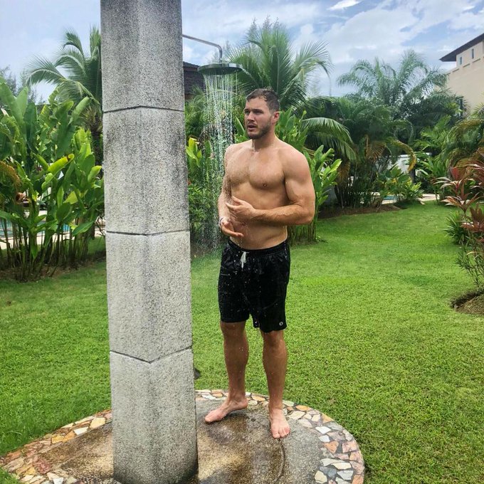 Bachelor 23 - Colton Underwood - Episode Feb 11th - *Sleuthing Spoilers* - Page 2 DzJzwtKX4AMYG9b