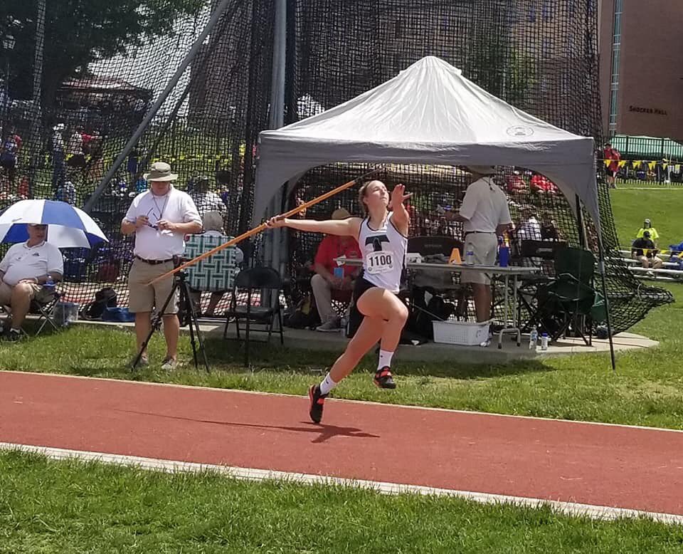 _brilowe's tweet photo. Blessed and excited to announce that I will be continuing my academic and track career at Kansas State University! A big thank you to my parents, coaches, teammates, family and friends for all of the support that helped me get to this point. #EMAW https://t.co/DJFlcfZu0T