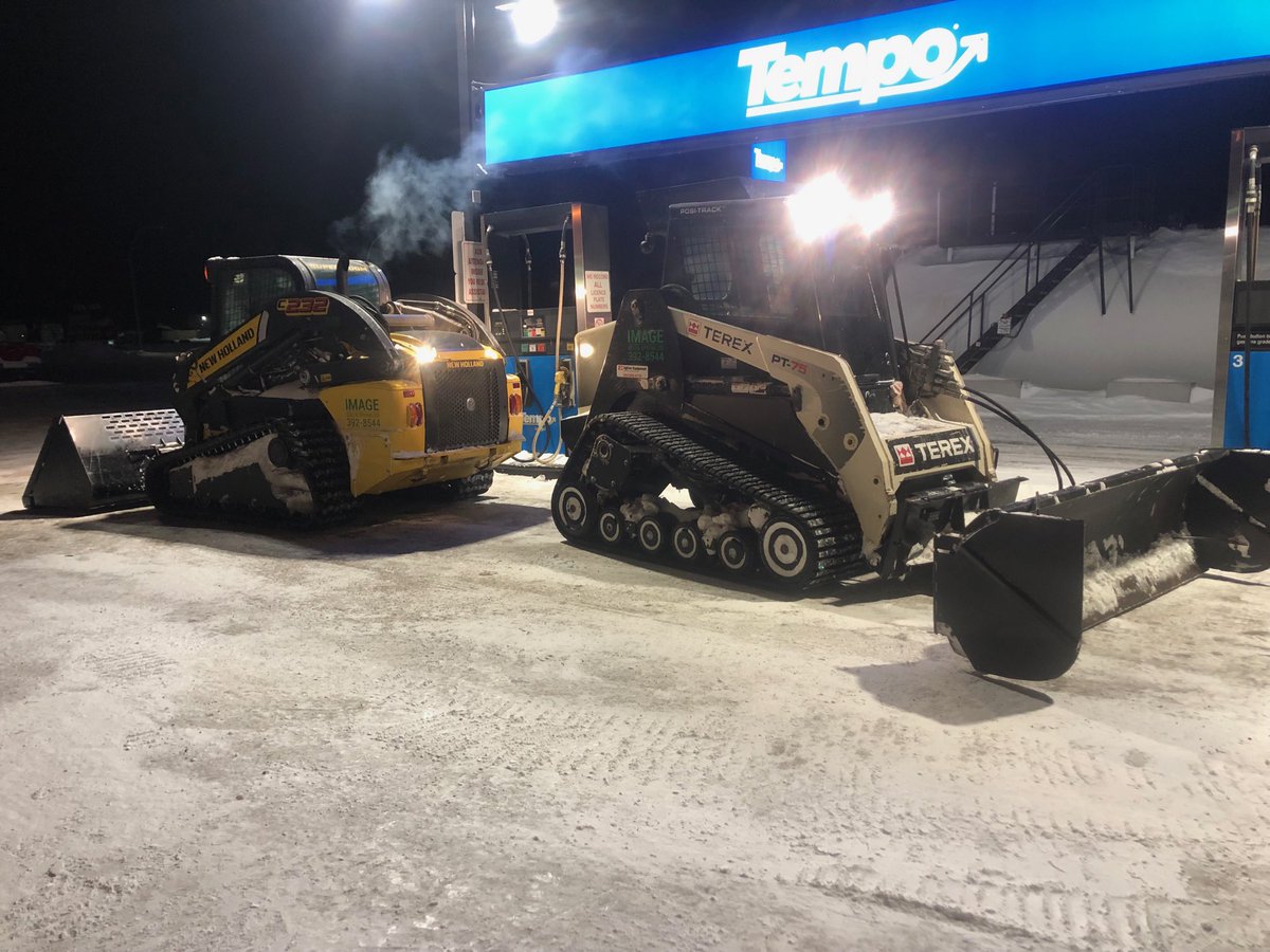 jts2peppers's tweet photo. Shout out to all the street cleaning crews... thanks!  #snowclearing  thanks to all the fuel stations for keeping those guys going!  #gas ⁦@ClearviewCoop⁩ ⁦@Shell⁩ ⁦@TimbrFalls⁩ https://t.co/kNkeBXjEKs