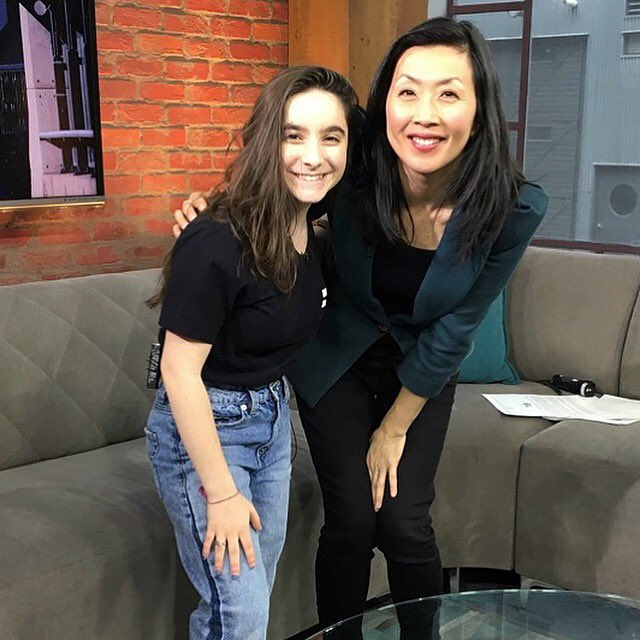 JeeYunTV's tweet photo. Tks @ThatHannahAlper for joining @CP24. This 16 yo #blogger, #author & #activist launched 2nd edition of #FeedTO by giving out care-packages filled w/ meals, snacks, socks, gloves, toiletries & dog food to the #homeless in #Toronto. Info at https://t.co/17ivwabeis #homelessness https://t.co/FxpJxdH83J