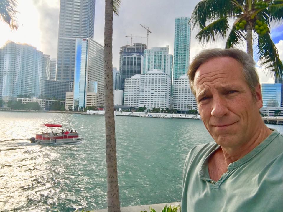 mikeroweworks's tweet photo. "Mike. Please settle a bet. I think I just saw you walking around #Miami . My husband however, said no way. His exact words were “the guy in the green shirt is too skinny to be Mike Rowe.” Well? Where are you today?" Kate D.
Hi Kate. Tell your husband to pay up. https://t.co/bl4YKVorJ8
